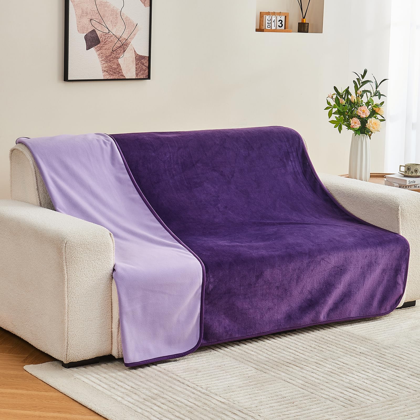 Machine-washable Yaning blanket for easy care and maintenance.