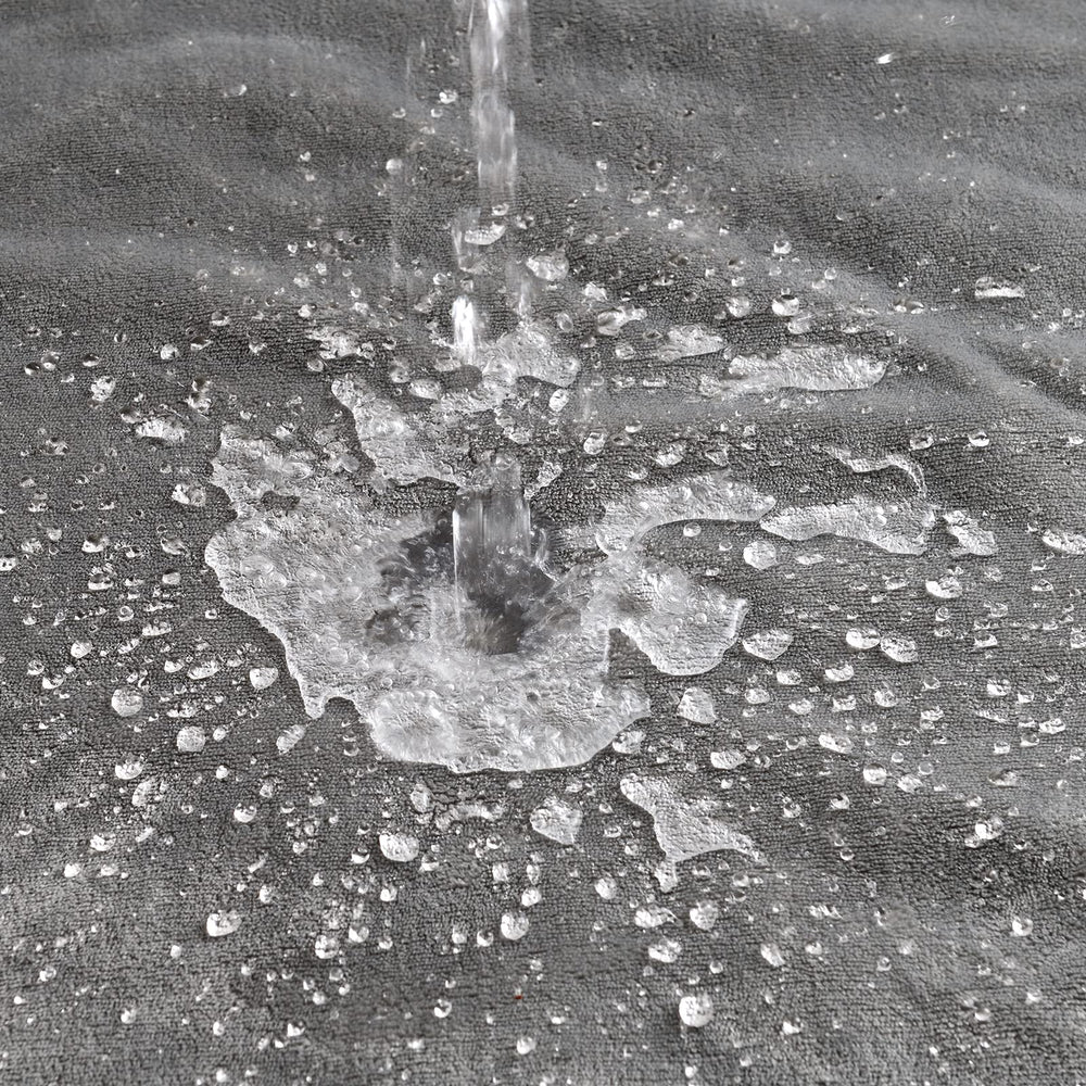 Yaning blanket easy-care design: machine washable for busy homes.