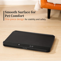 YauYik Digital Pet Scale paw-on-scale demonstrates hold function for steady readings