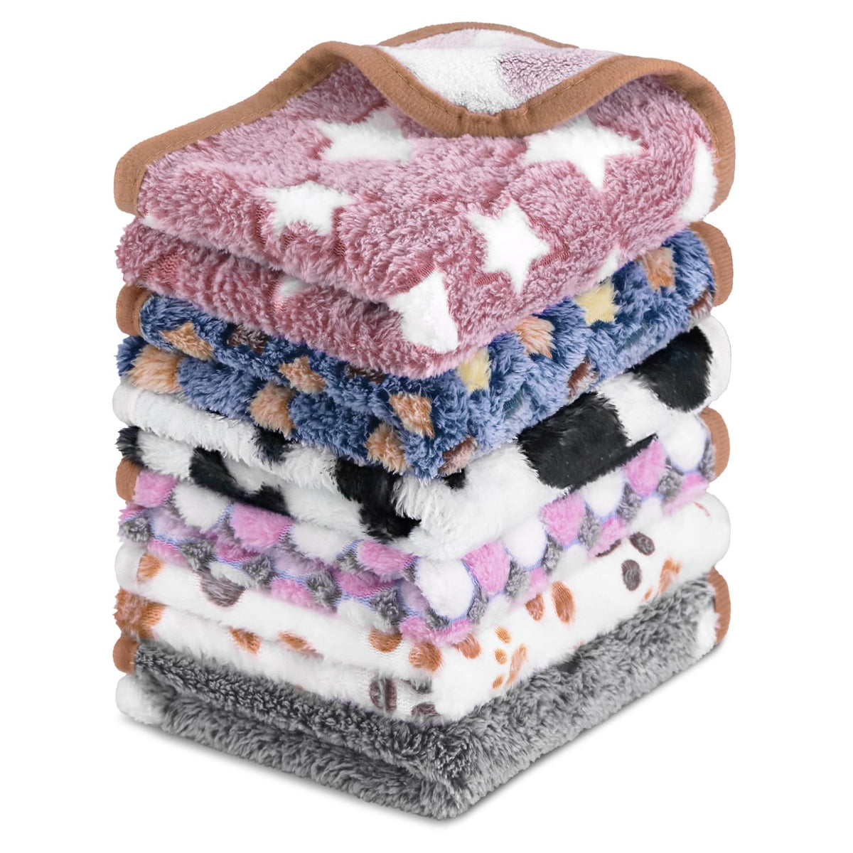 YedsIntu dog blanket close-up shows plush flannel for cozy pet comfort.