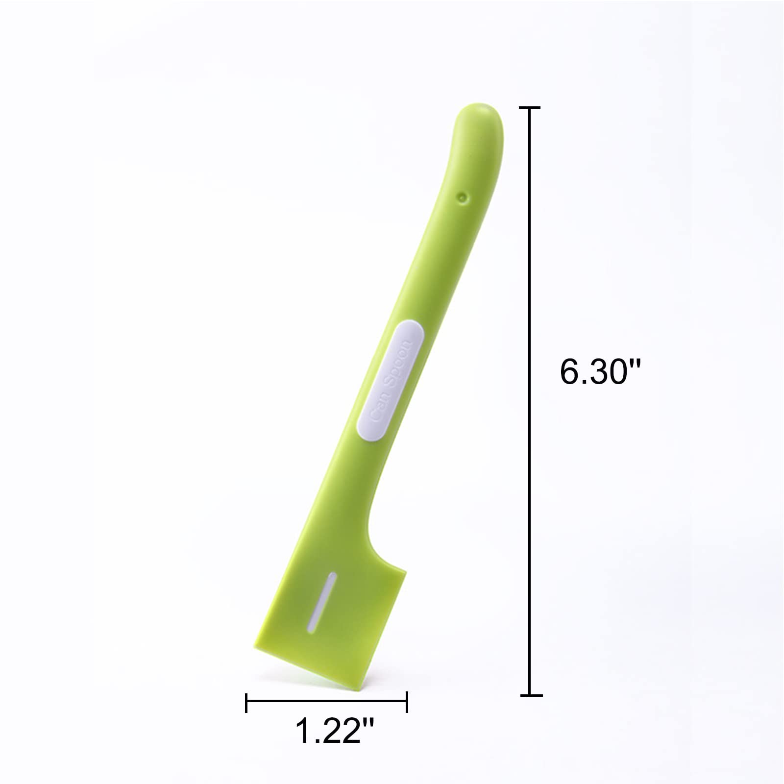 YEYUNTO 3-piece spoon set in hands highlighting comfortable handling during feeding