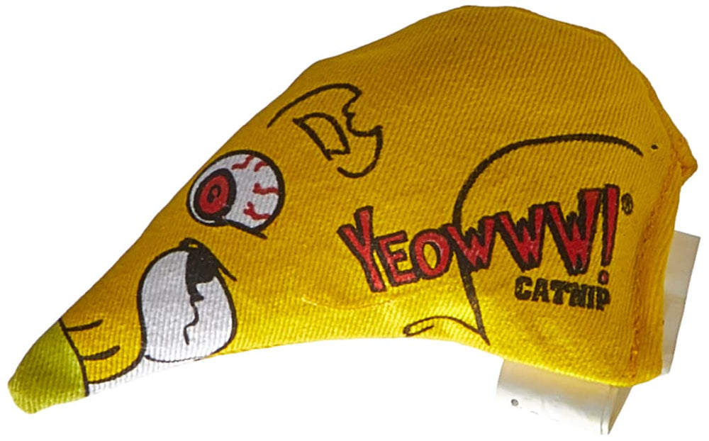 Yeowww! Chubby Mouse closeup reveals organic catnip for enticing play and scent enrichment.