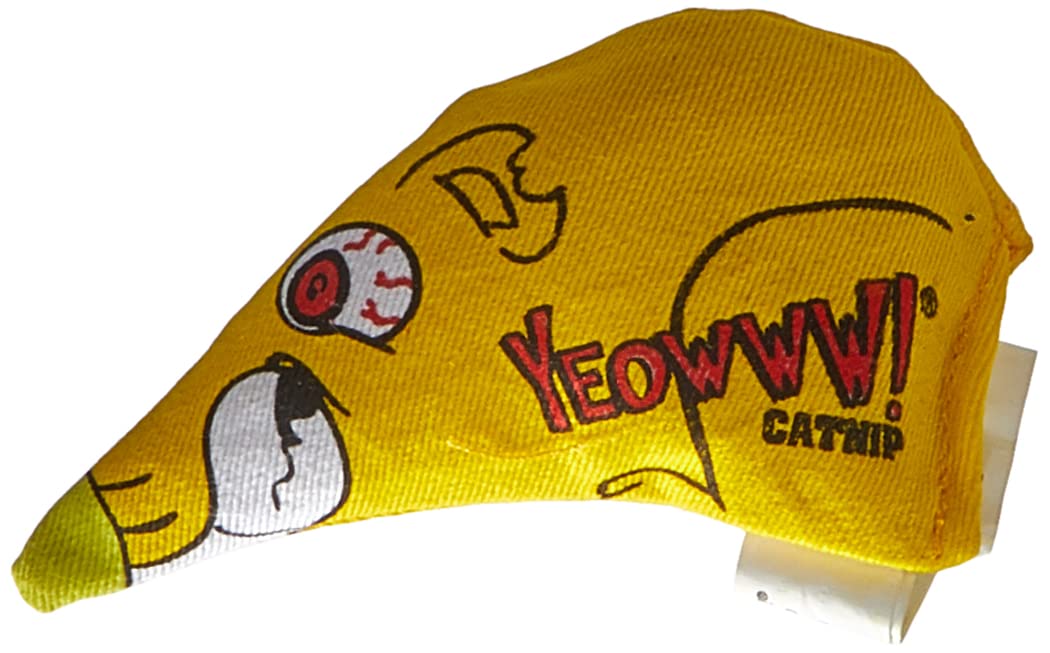 Yeowww! Chubby Mouse closeup reveals organic catnip for enticing play and scent enrichment.