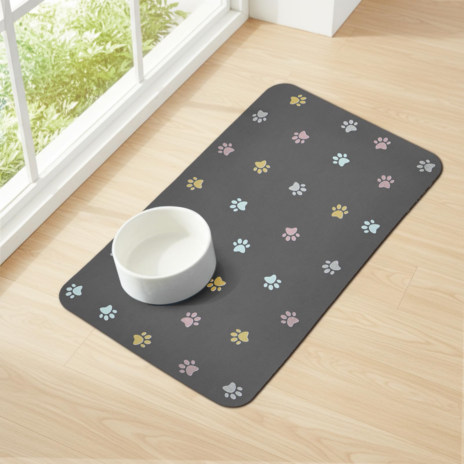 Yetstock cat food mat absorbent 3-layer design captures spills and keeps paws dry.
