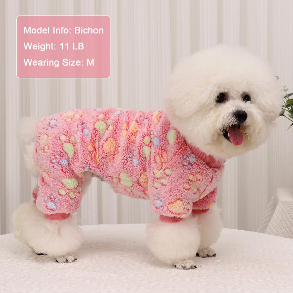 Yikeyo full-coverage design keeps the puppy cozy during cold-day outings