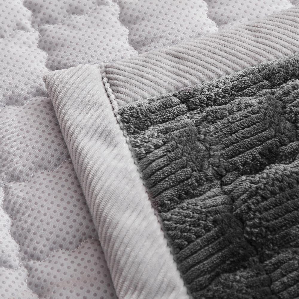 YJSMMXY dense flannel fabric closeup highlights soft, skin-friendly warmth.