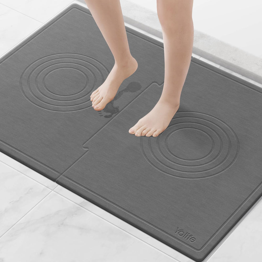 Yolife floor-protection focus during pet meals for cleaner spaces