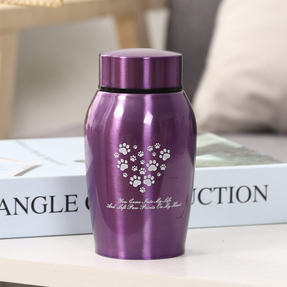 Youdear Memorials screw-top lid ensures secure ash storage and dryness.