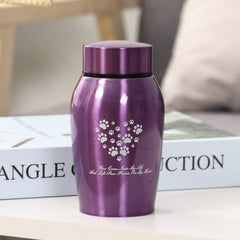 Youdear Memorials screw-top lid ensures secure ash storage and dryness.