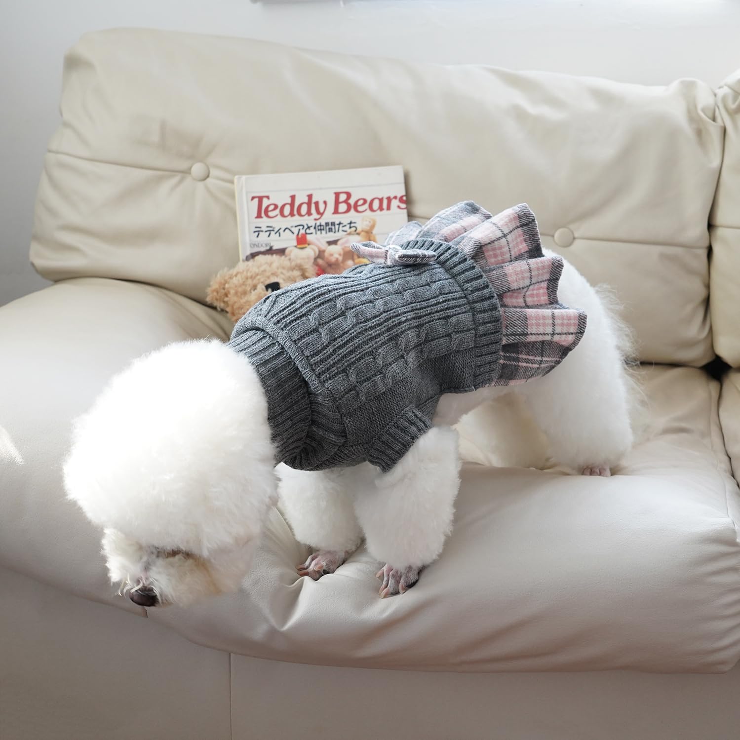 YUDODO warm turtleneck knitwear keeps small dogs cozy on chilly walks.