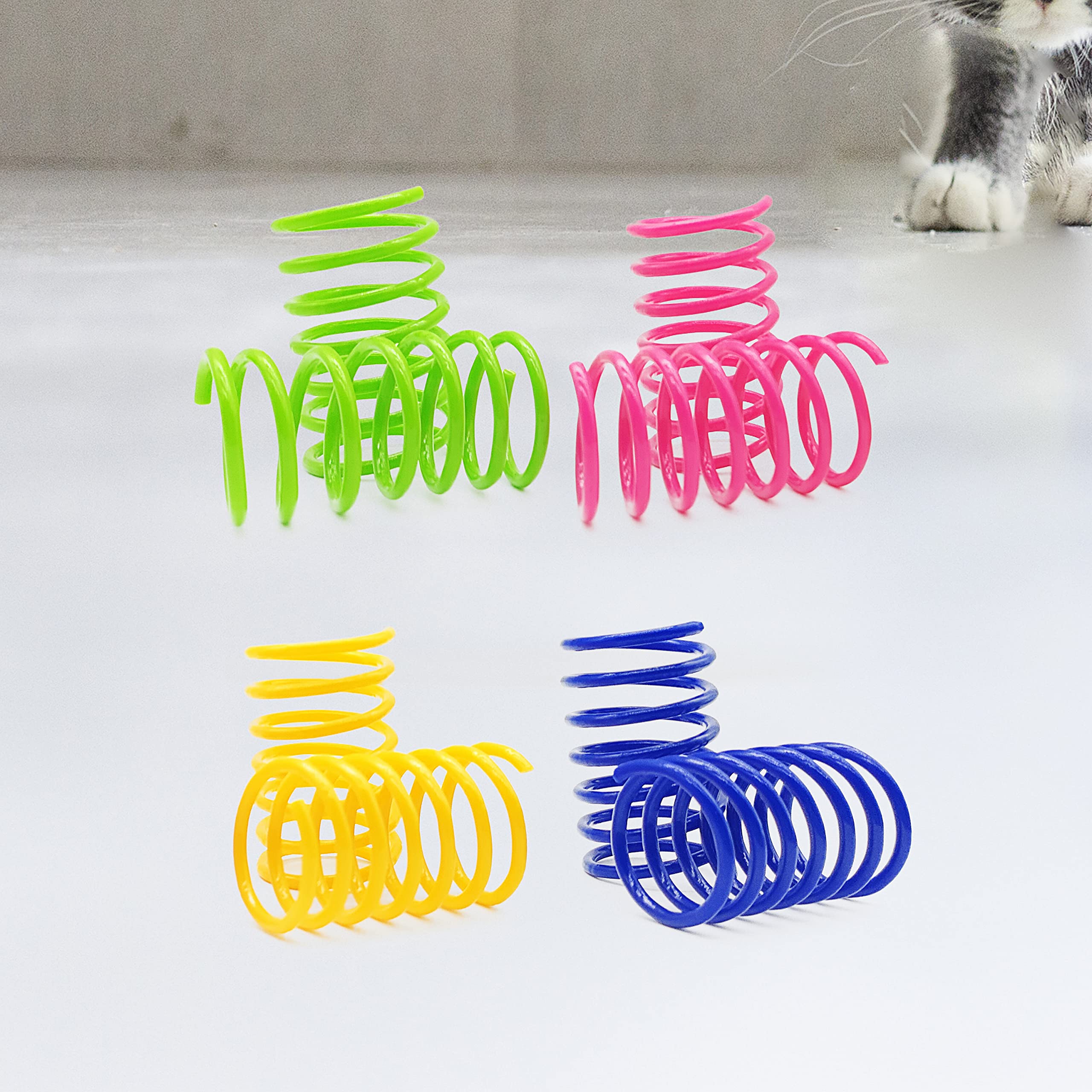 YULOYI green spring adds variety to playful motion for cats