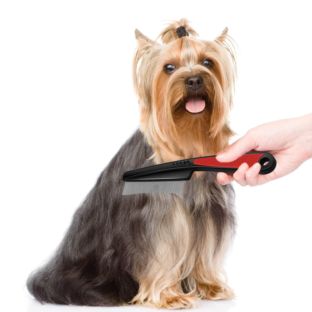 Yumflan flea comb anti-slip grip helps safer grooming sessions