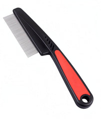 Yumflan flea comb closeup shows rubber handle for comfortable grooming
