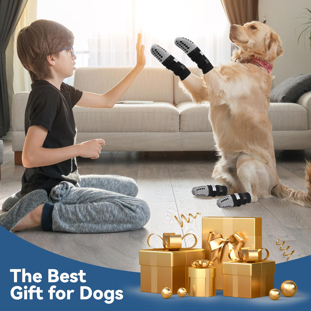 YunoEntona sock on senior dog indoors reduces slipping and enhances stability.