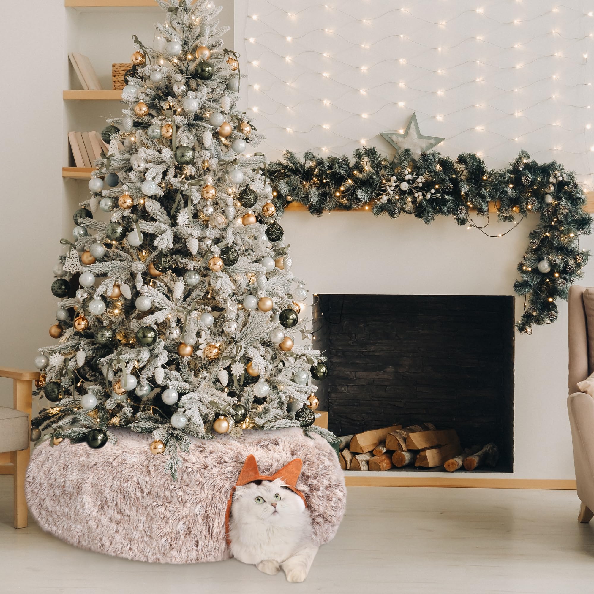 YUYAFN cat tunnel bed donut shape provides a snug hideaway for naps.