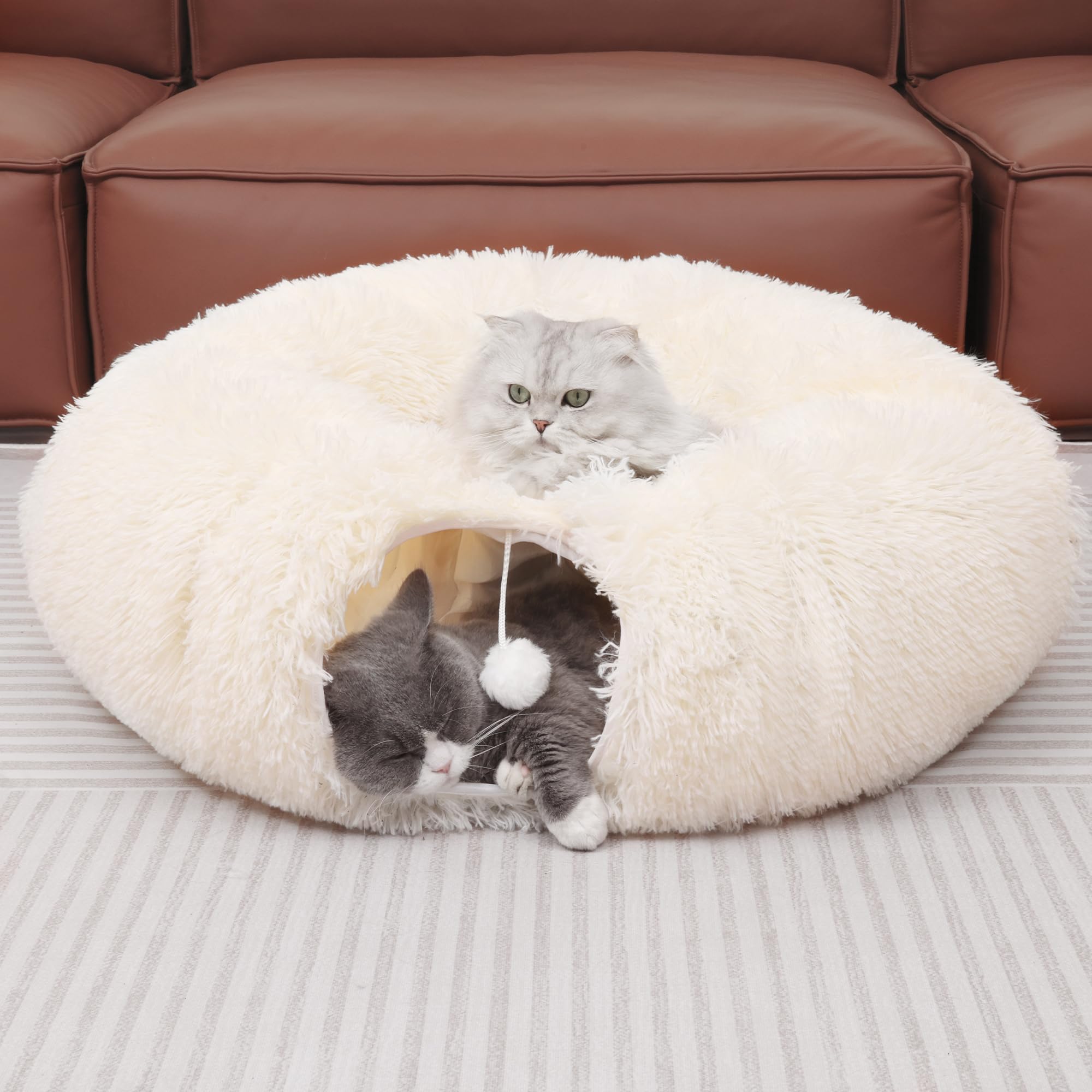 YUYAFN donut tunnel in white complements indoor spaces