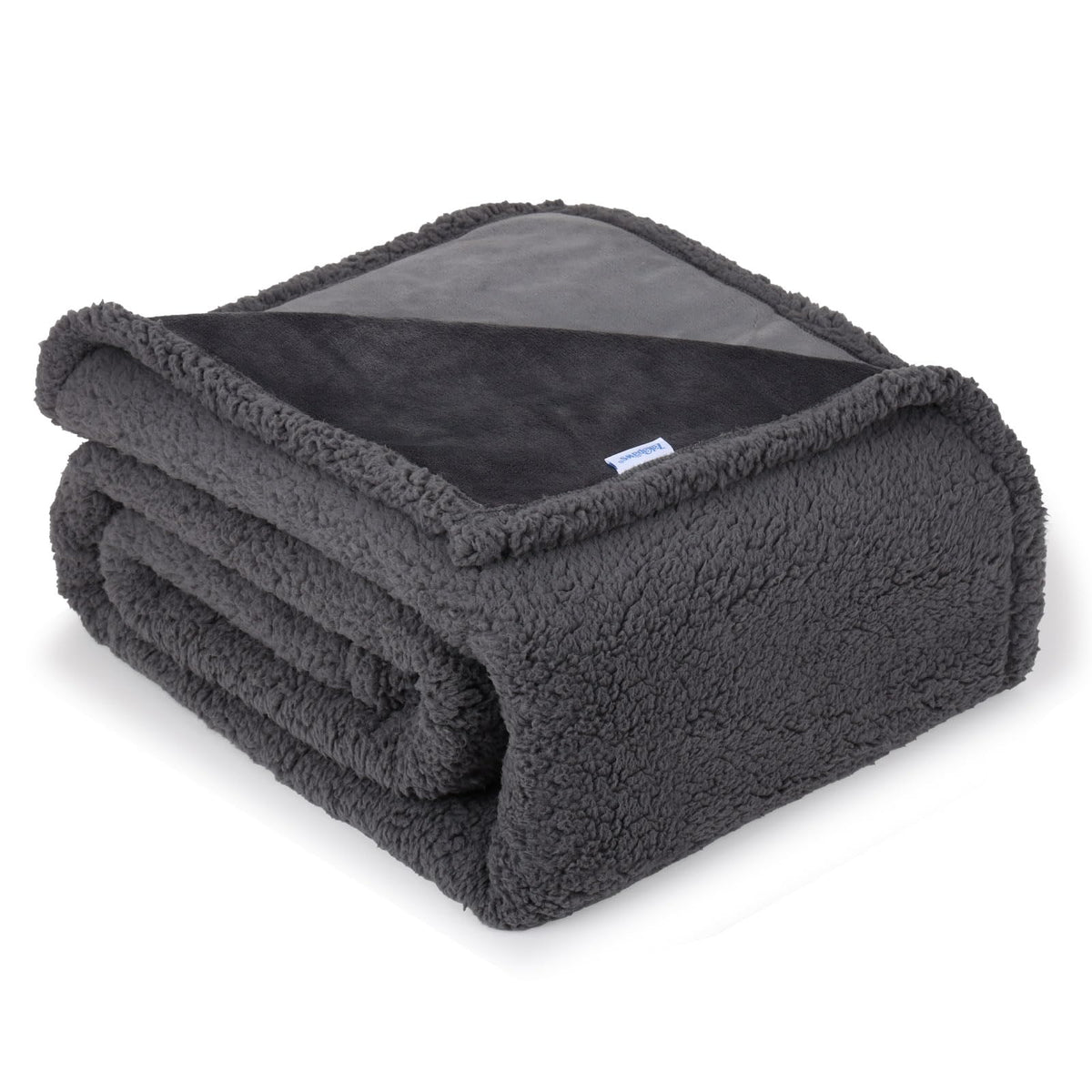 ZAKAPAWS waterproof blanket inner layer protects furniture from spills.