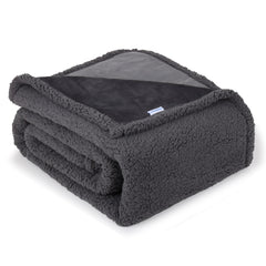 ZAKAPAWS waterproof blanket inner layer protects furniture from spills.