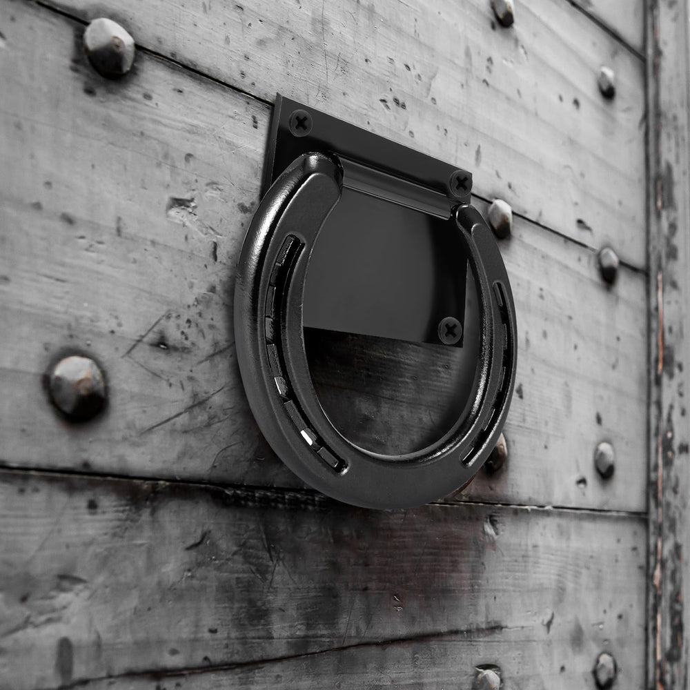 Zhengmy tack-stall setup demonstrates rustic charm with practical horse care.