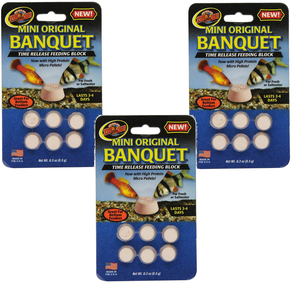 Zoo Med Mini Banquet Block Feeders front-pack view showing 18 blocks for simple feeding.